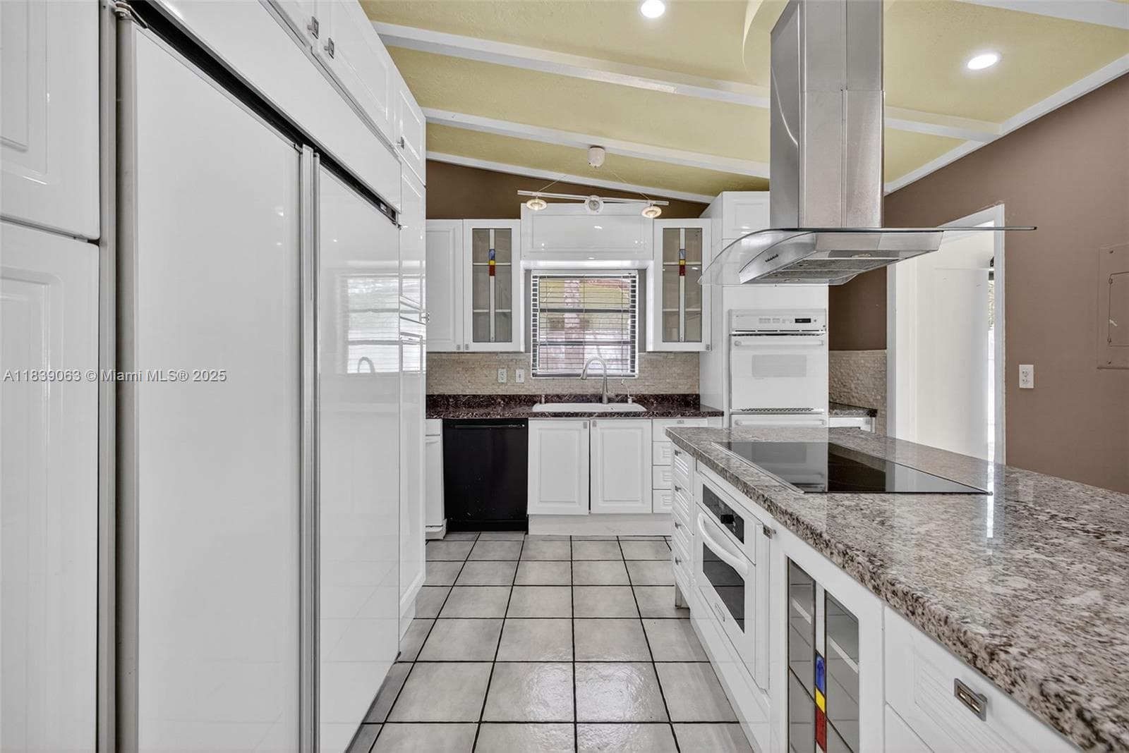 2606 Gulfstream Ln photo 10