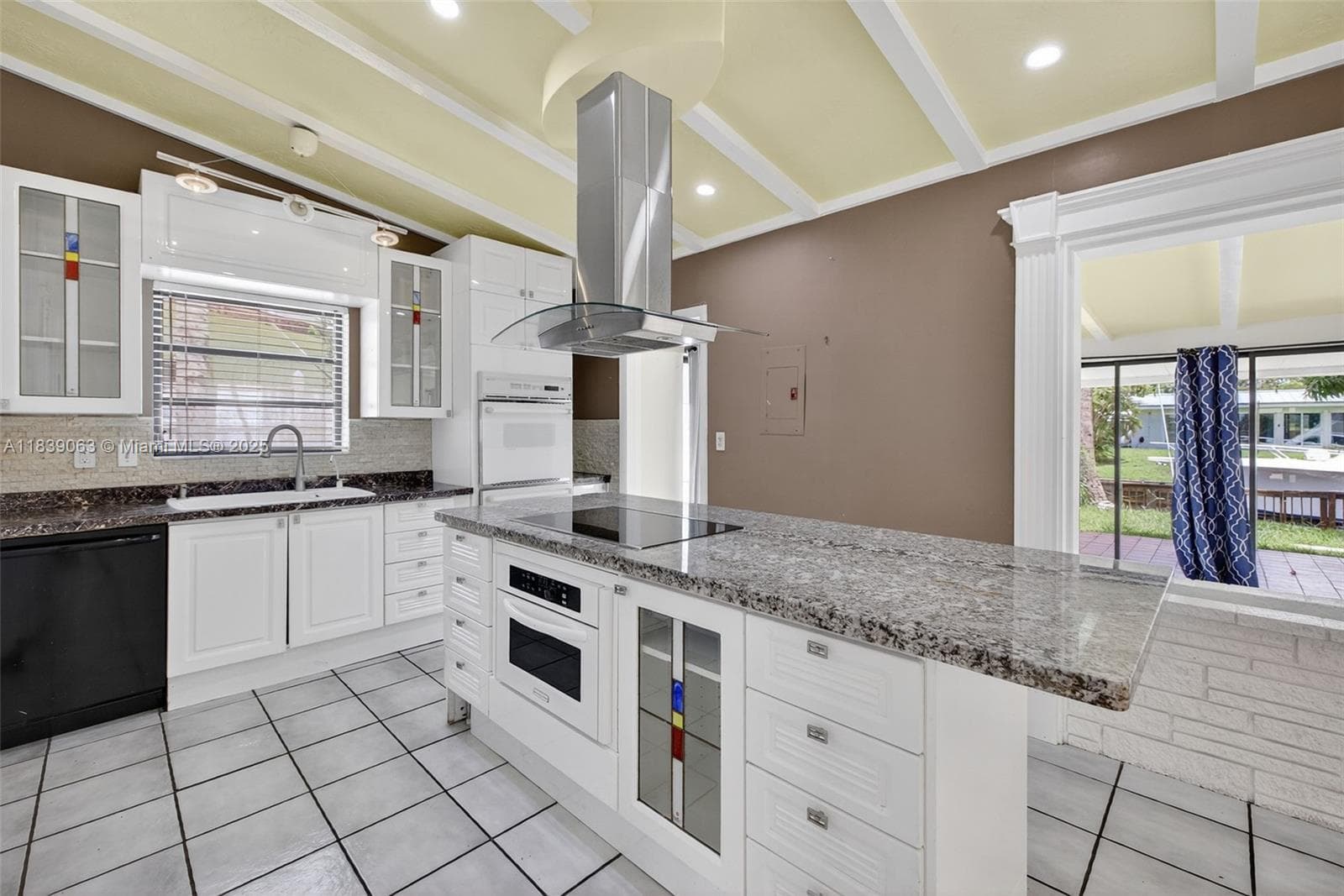 2606 Gulfstream Ln photo 11