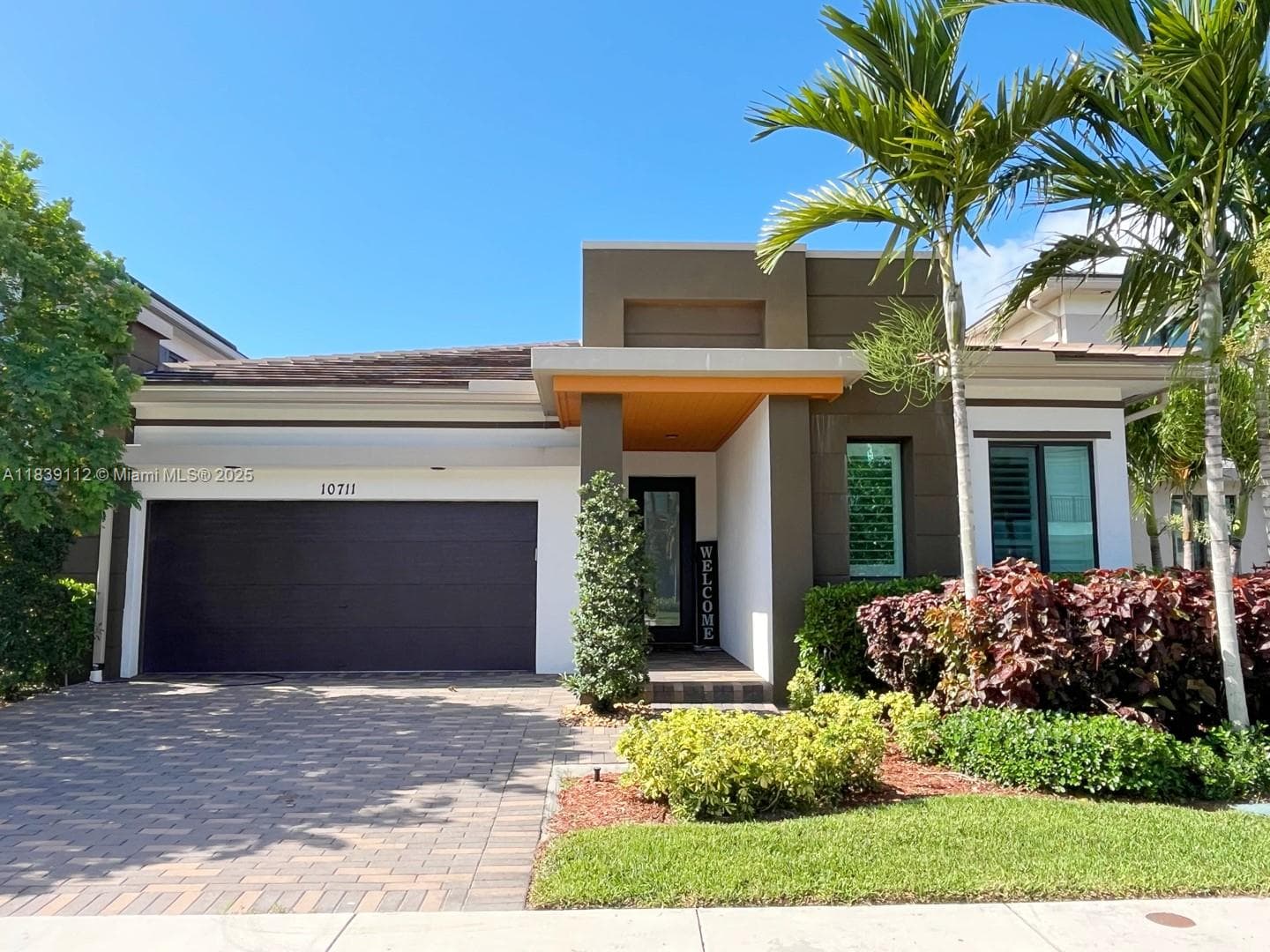 10711 Aqua Ct #. photo 2