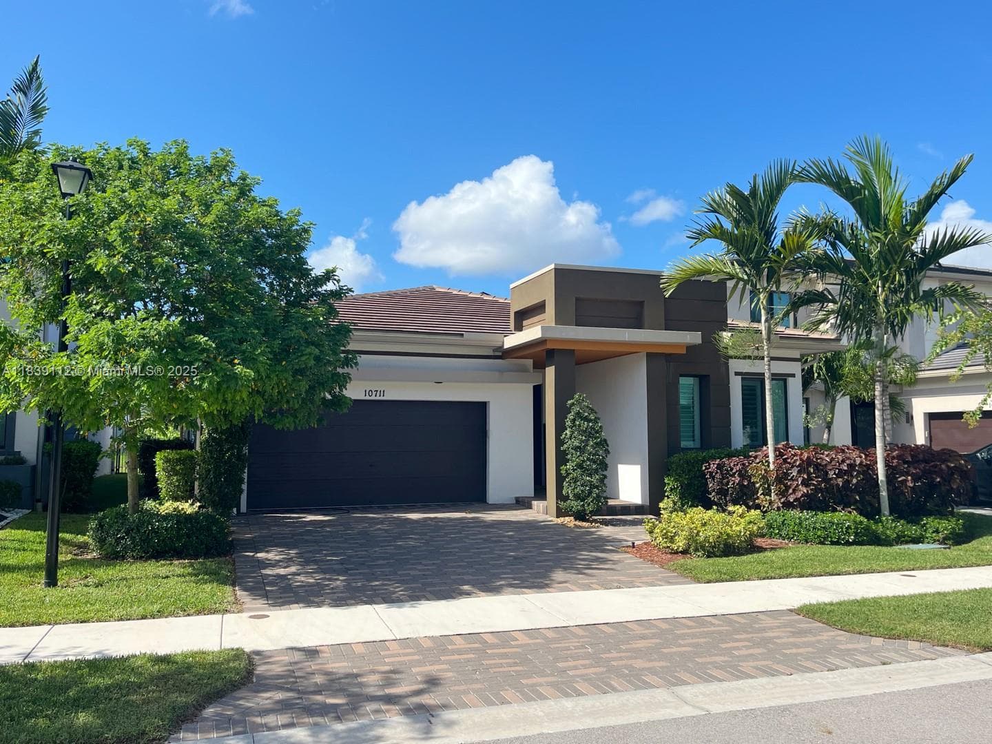 10711 Aqua Ct #. photo 4