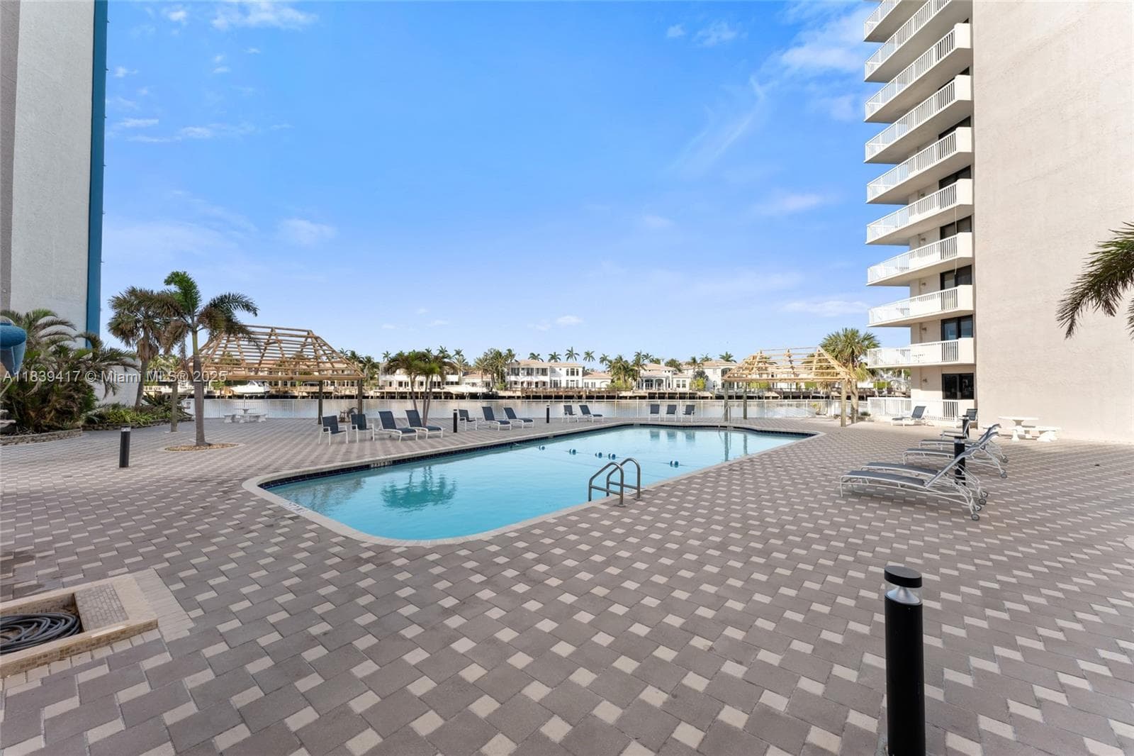 ALLINGTON TOWERS CONDO · #10E in Hollywood - Photo 11