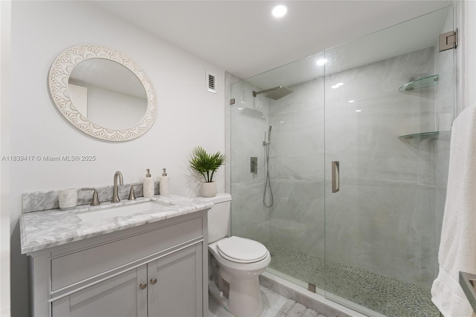 ALLINGTON TOWERS CONDO · #10E in Hollywood - Photo 8