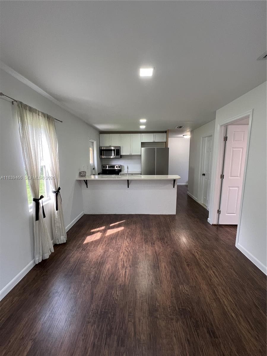 5803 Arthur St photo 9