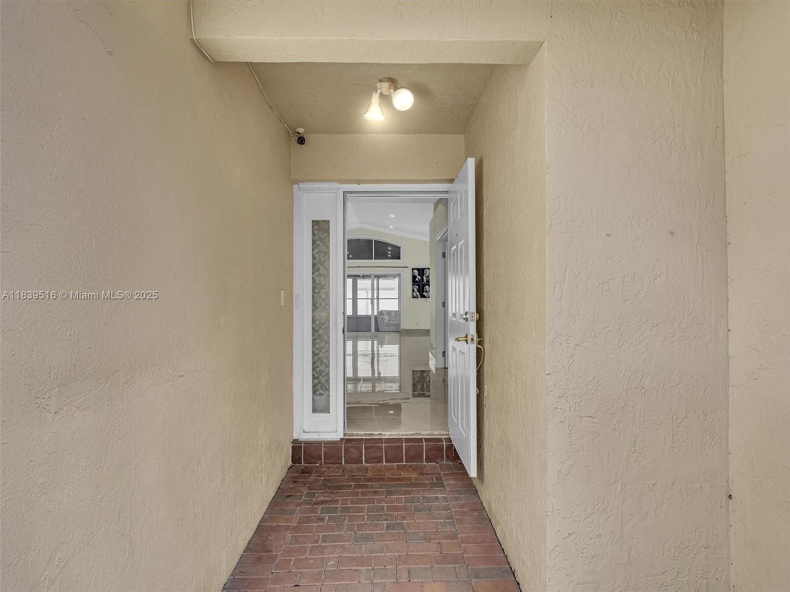 4966 SW 33rd Ter photo 3