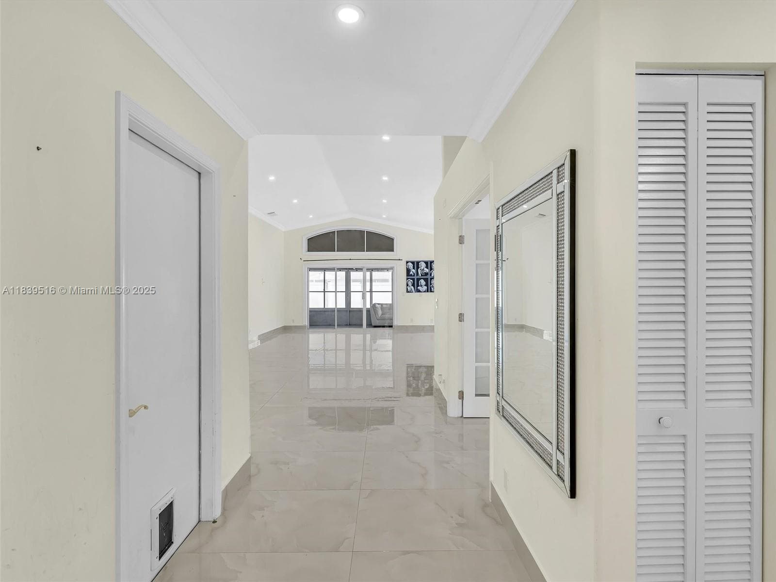 4966 SW 33rd Ter photo 4