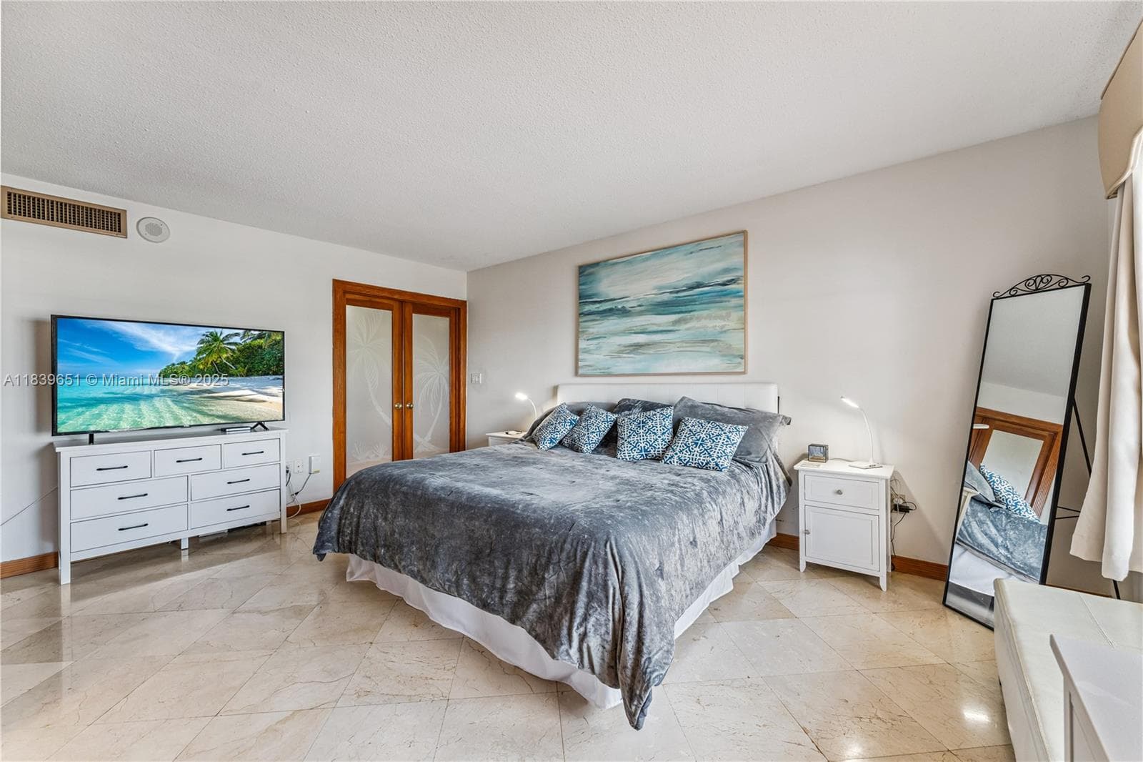 JOCKEY CLUB CONDO · #4H in Miami - Photo 9