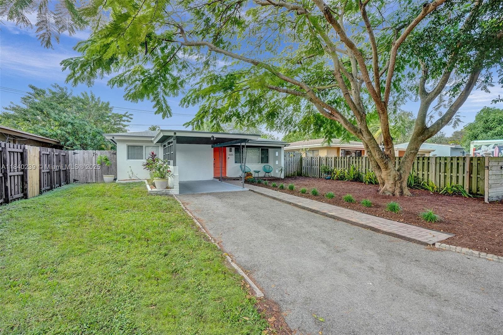 1605 NW 7th Ter photo 1