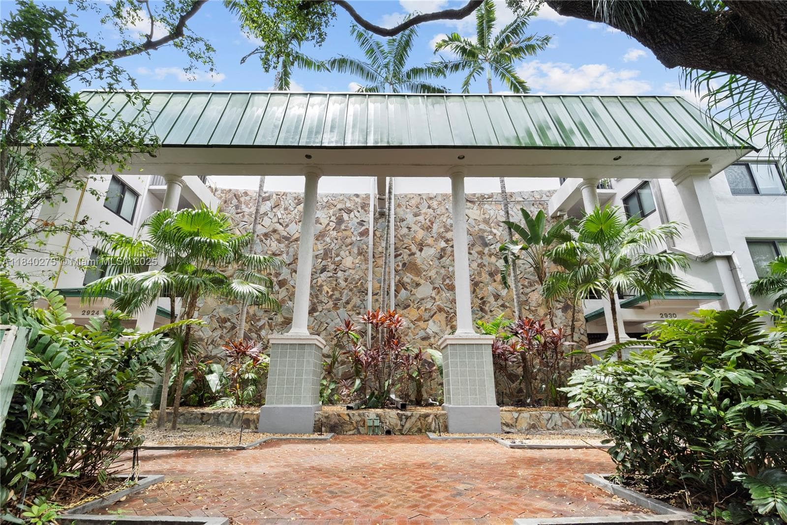 Courtyards of the Grove · #N211 in Miami - Photo 23