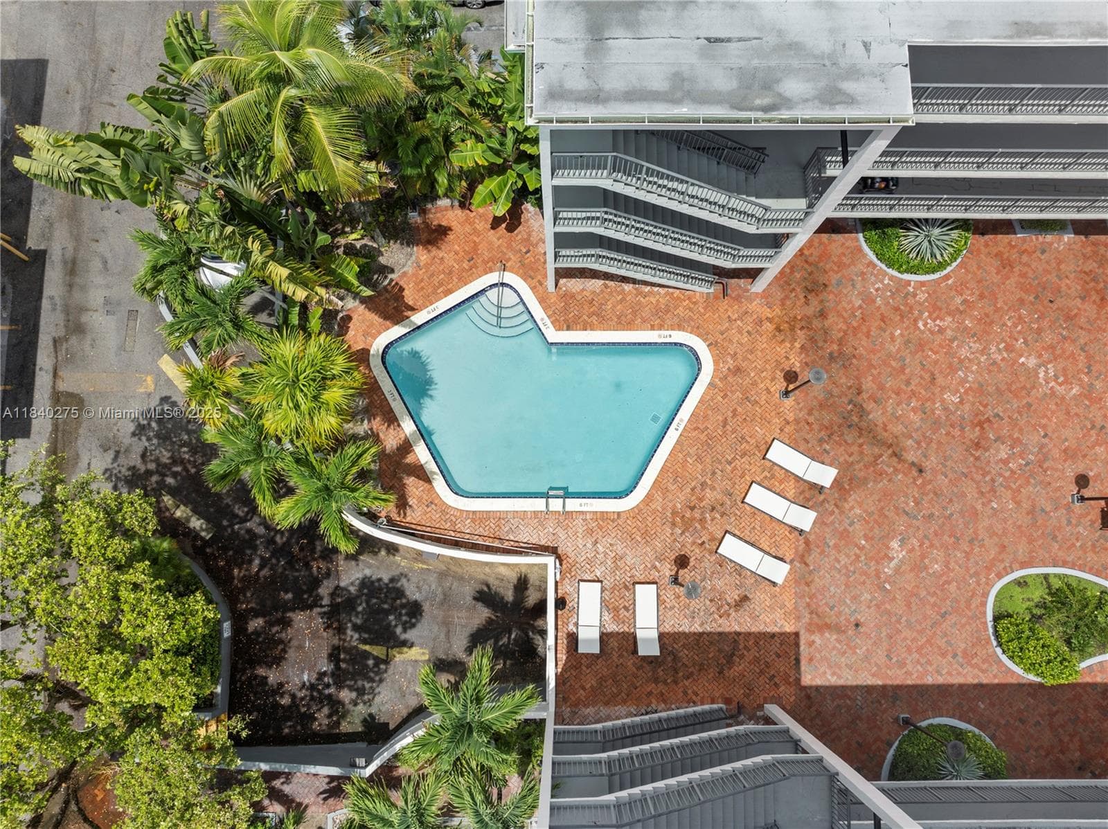Courtyards of the Grove · #N211 in Miami - Photo 17