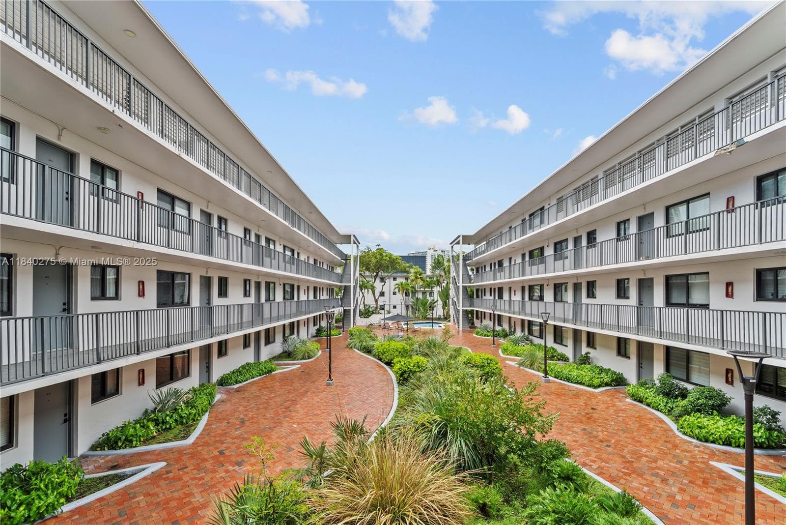 Courtyards of the Grove · #N211 in Miami - Photo 18