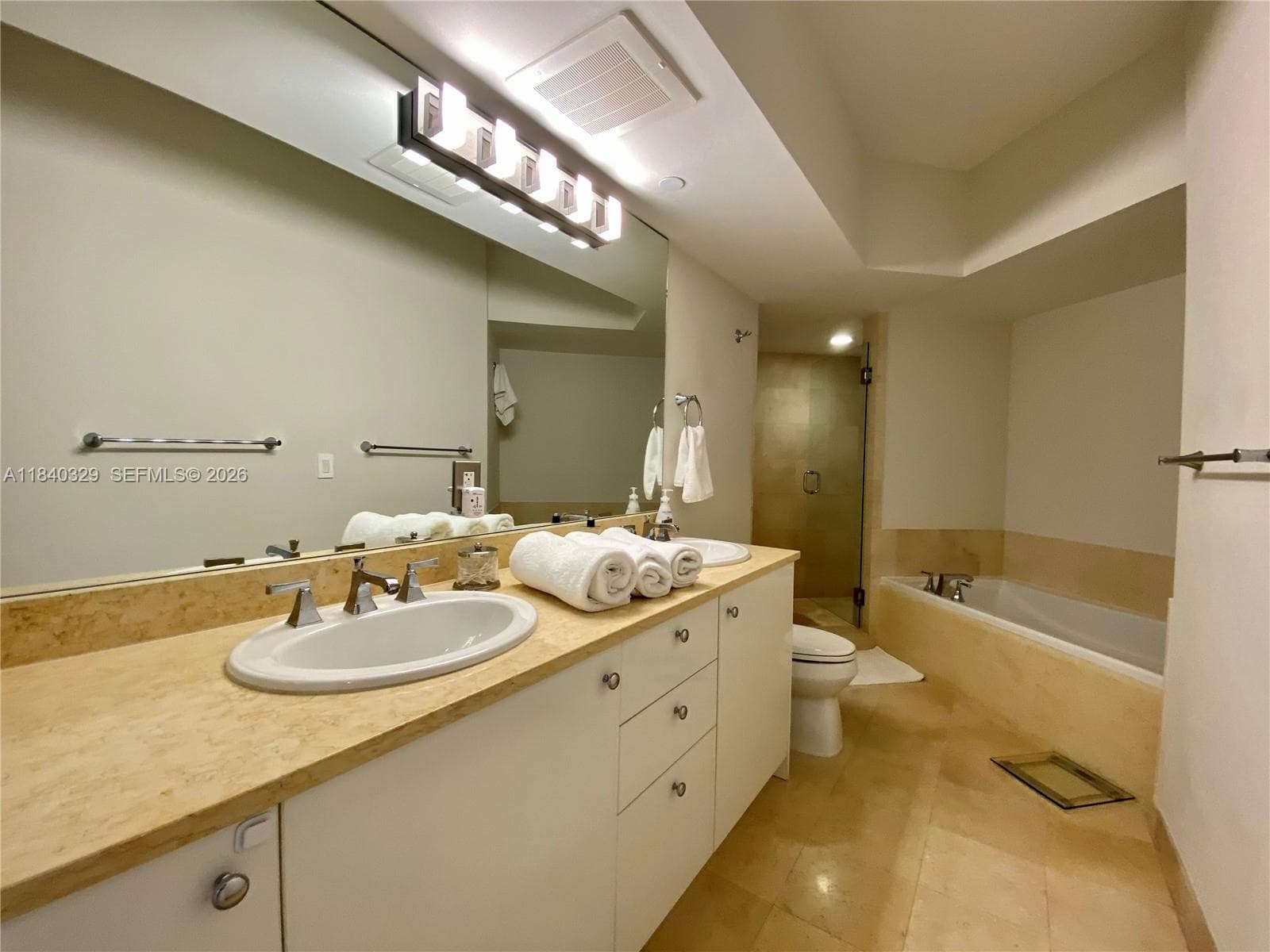 TURNBERRY VILLAGE · #1220 in Aventura - Photo 14
