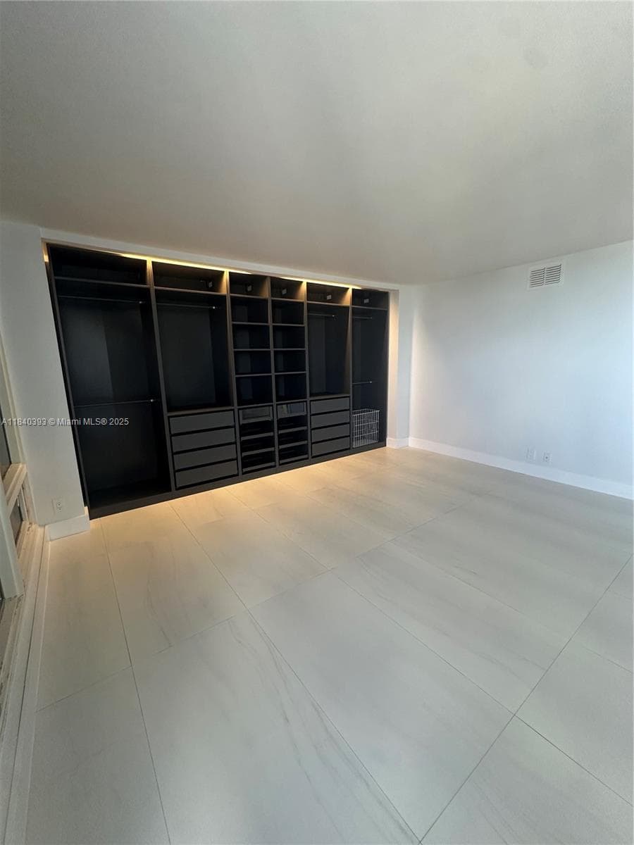 Plaza South · #17C in Fort Lauderdale - Photo 13
