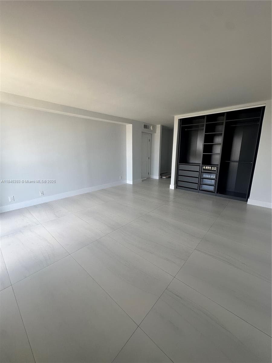Plaza South · #17C in Fort Lauderdale - Photo 4