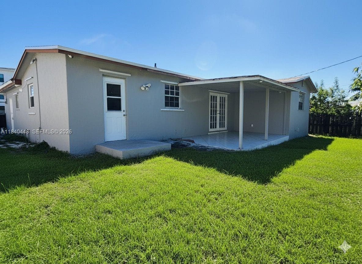 433 SW 28th Ave photo 9