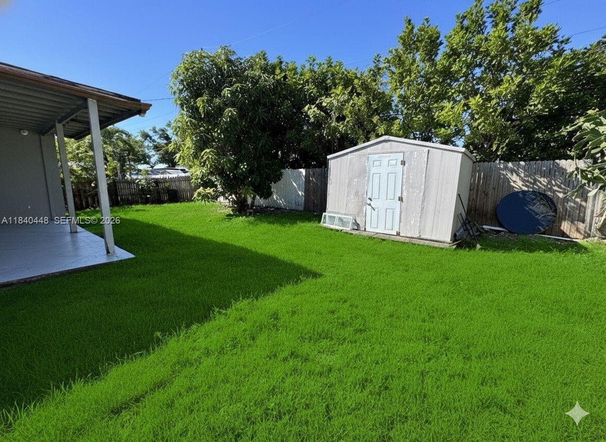 433 SW 28th Ave photo 15