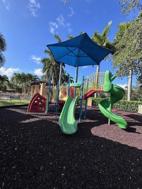 VILLAS AT HARBOR ISLES CO · #5302 in Dania Beach - Photo 9