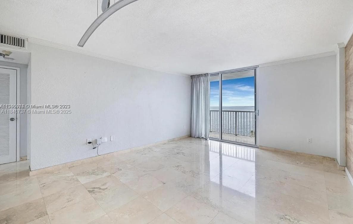 BRICKELL BISCAYNE CONDO · #10H in Miami - Photo 4