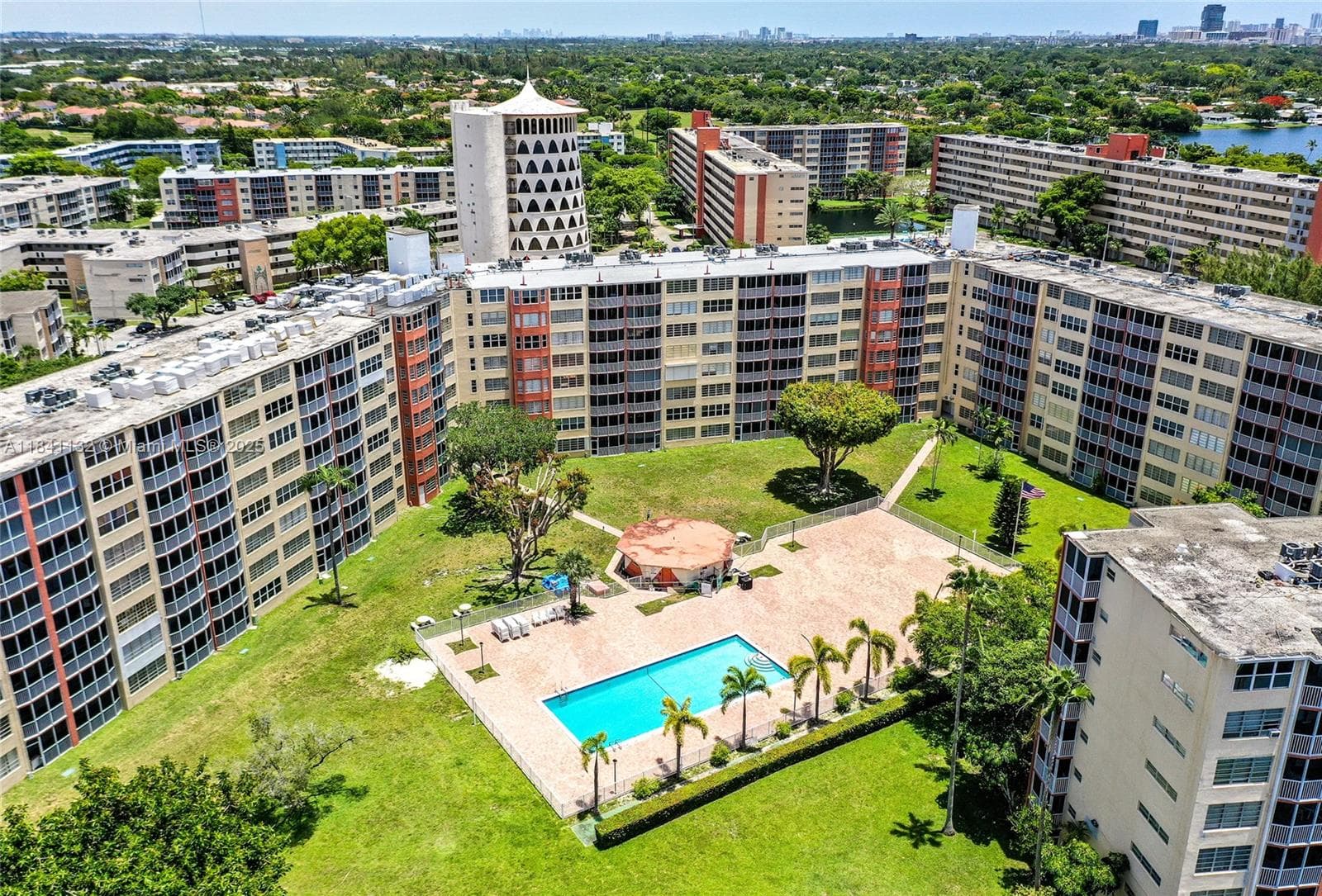 JADE WINDS GROUP-DAISY GA · #100-1 in Miami - Photo 2
