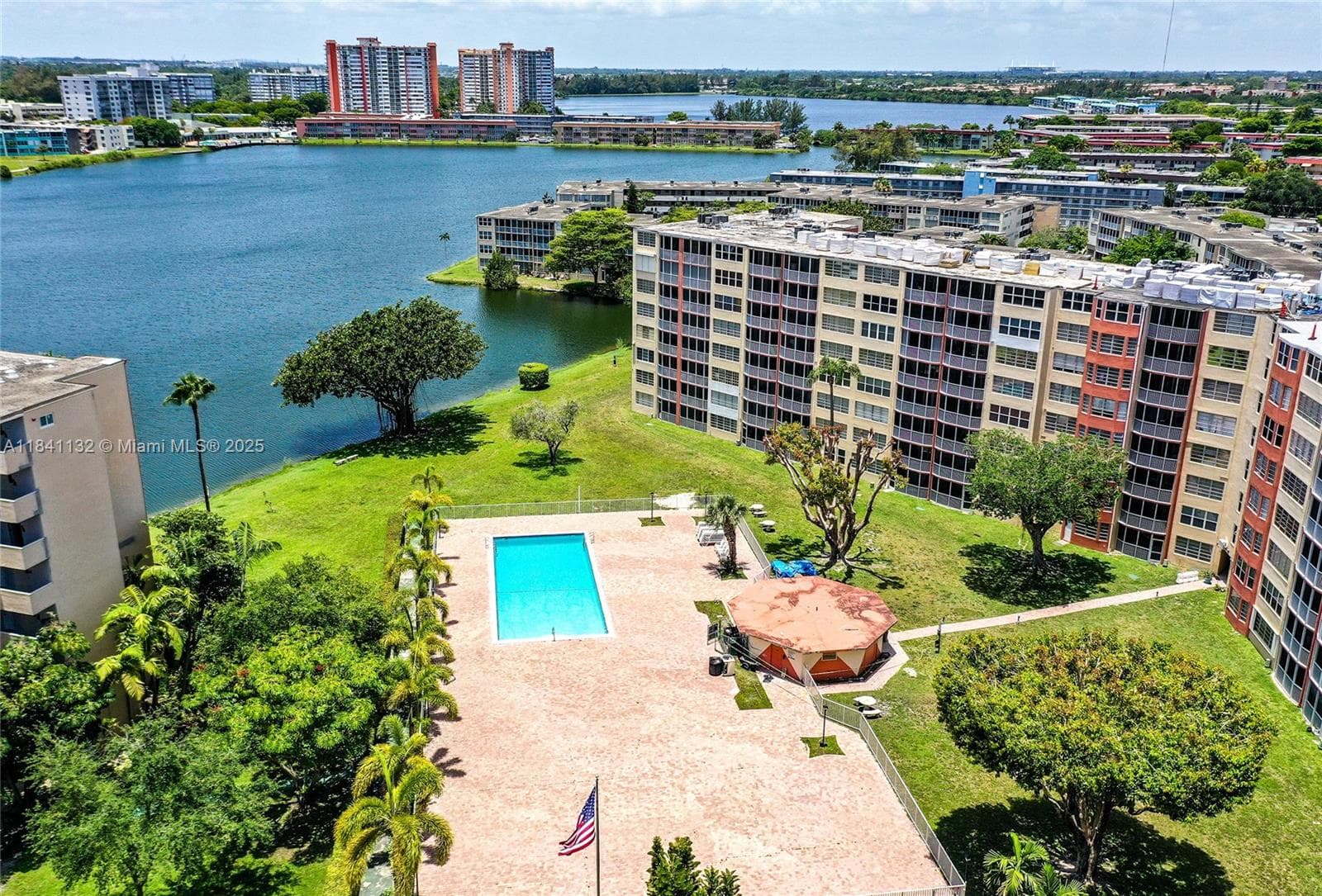 JADE WINDS GROUP-DAISY GA · #100-1 in Miami - Photo 3