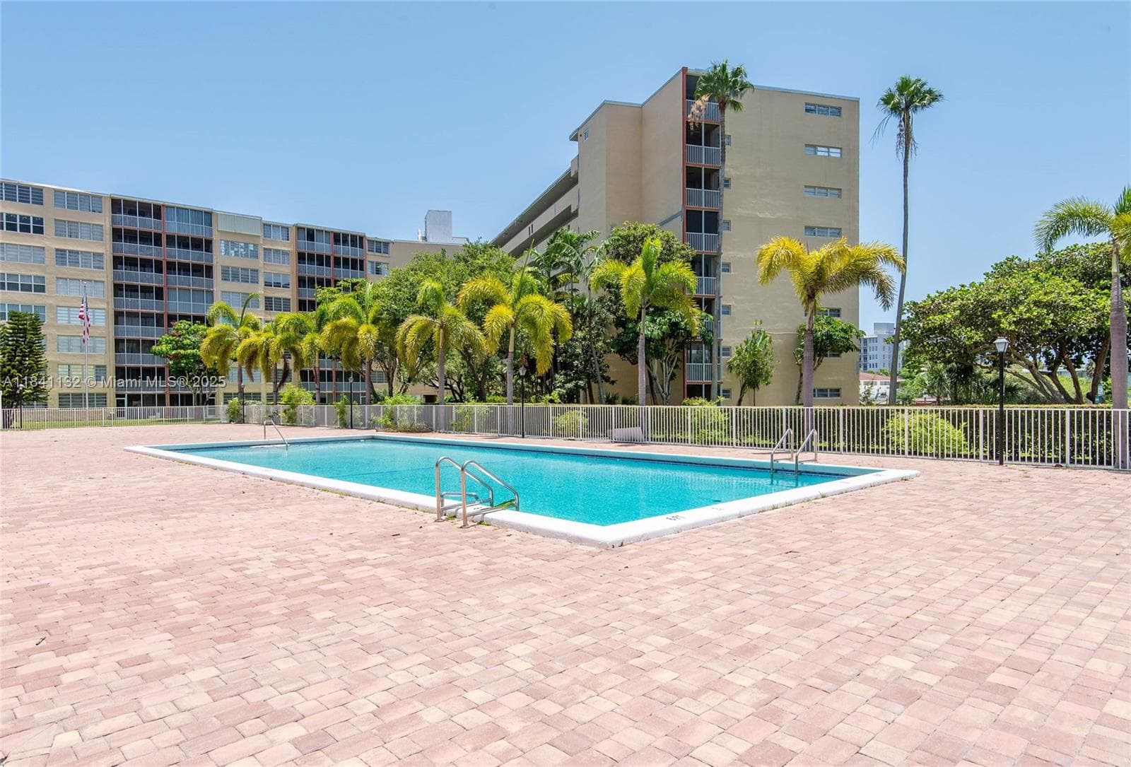 JADE WINDS GROUP-DAISY GA · #100-1 in Miami - Photo 4