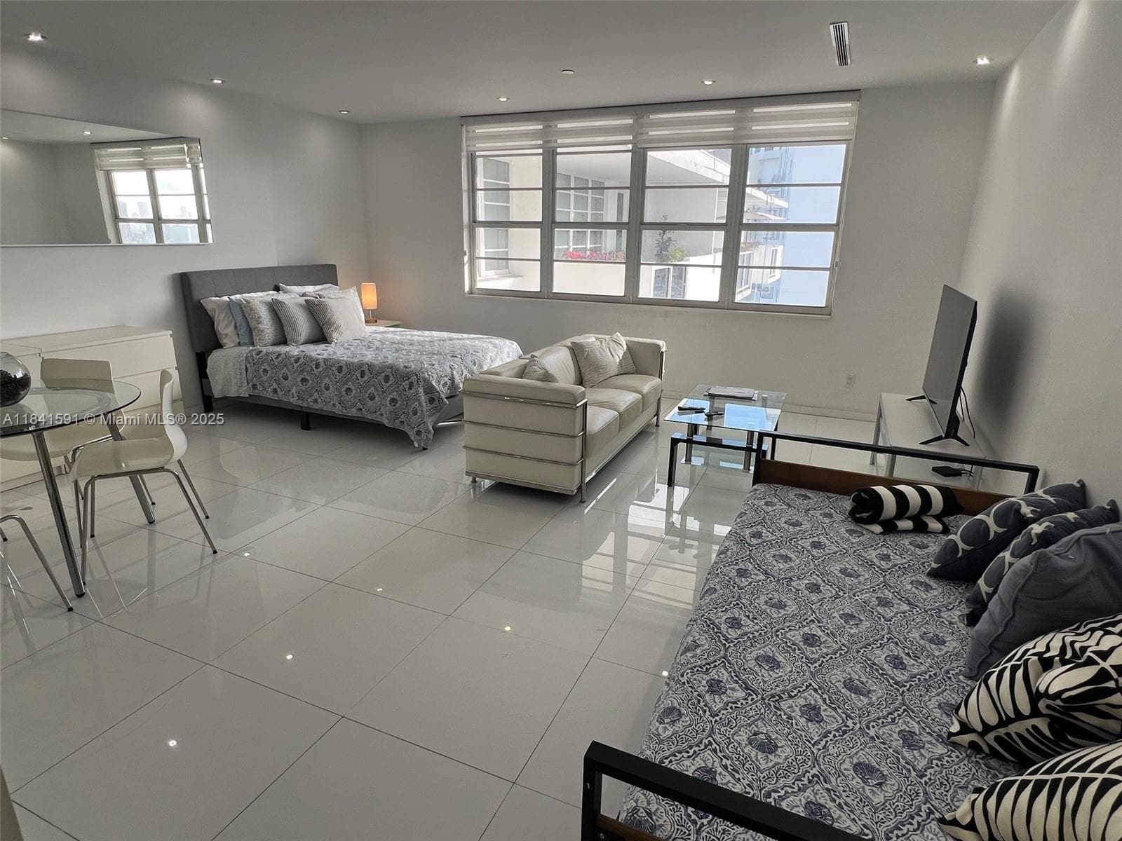 The Decoplage · #1601 in Miami Beach - Photo 10