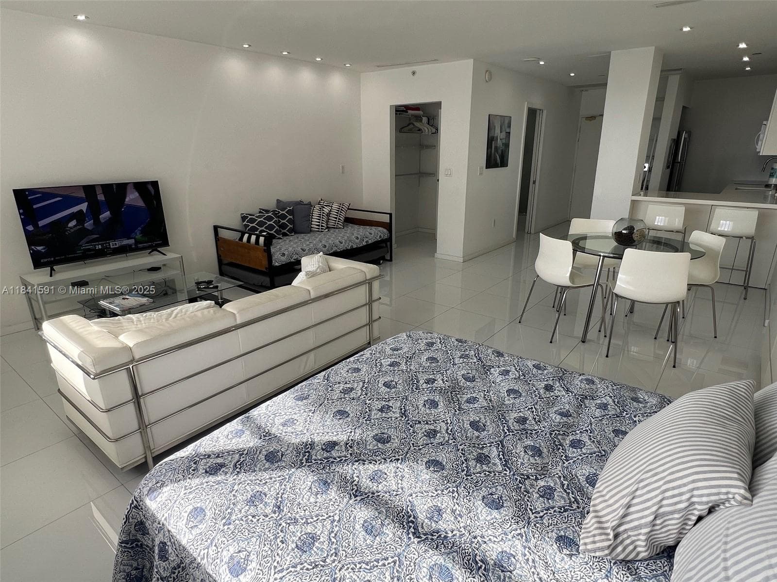 The Decoplage · #1601 in Miami Beach - Photo 8