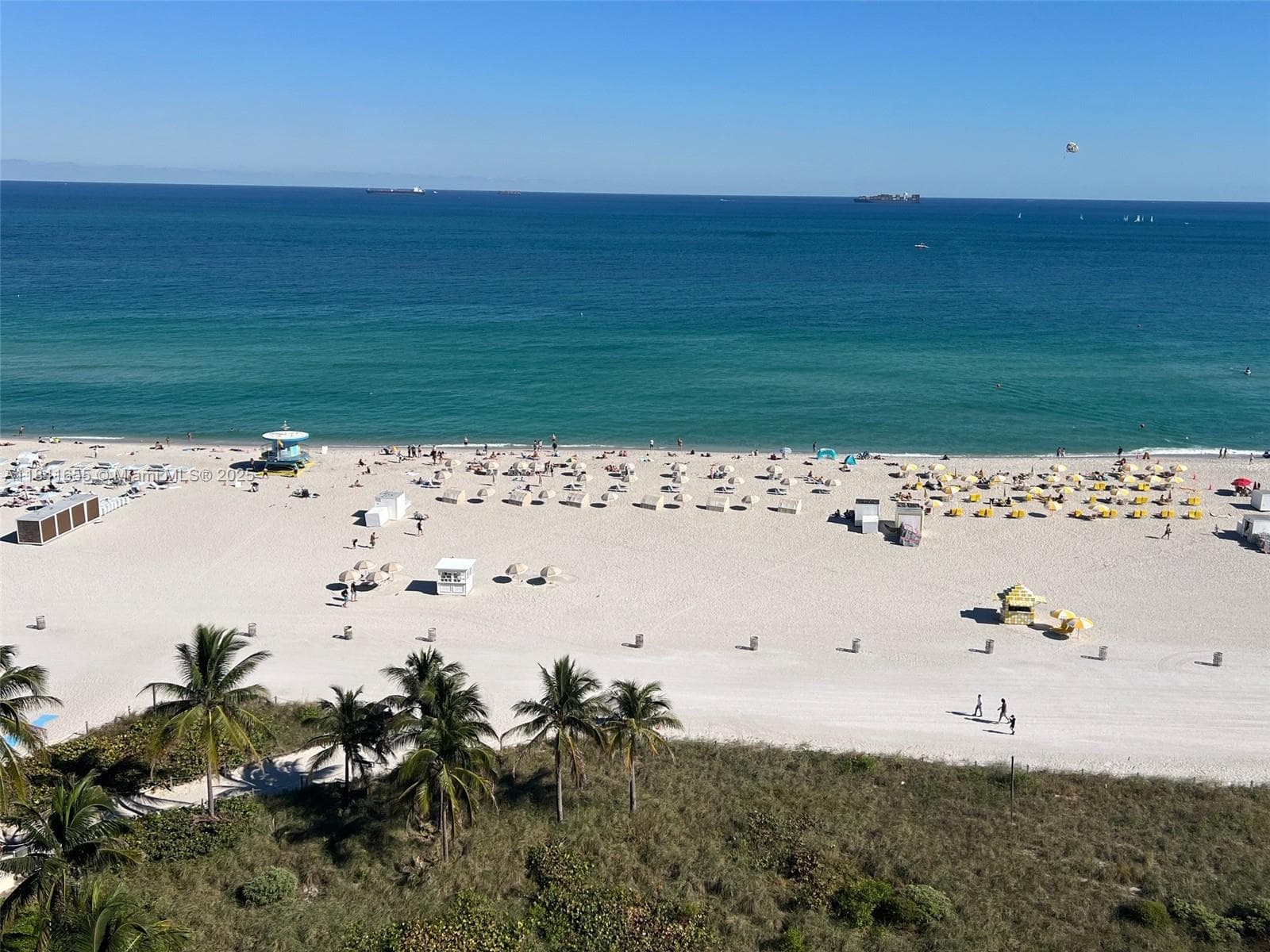 Beach view from Decoplage