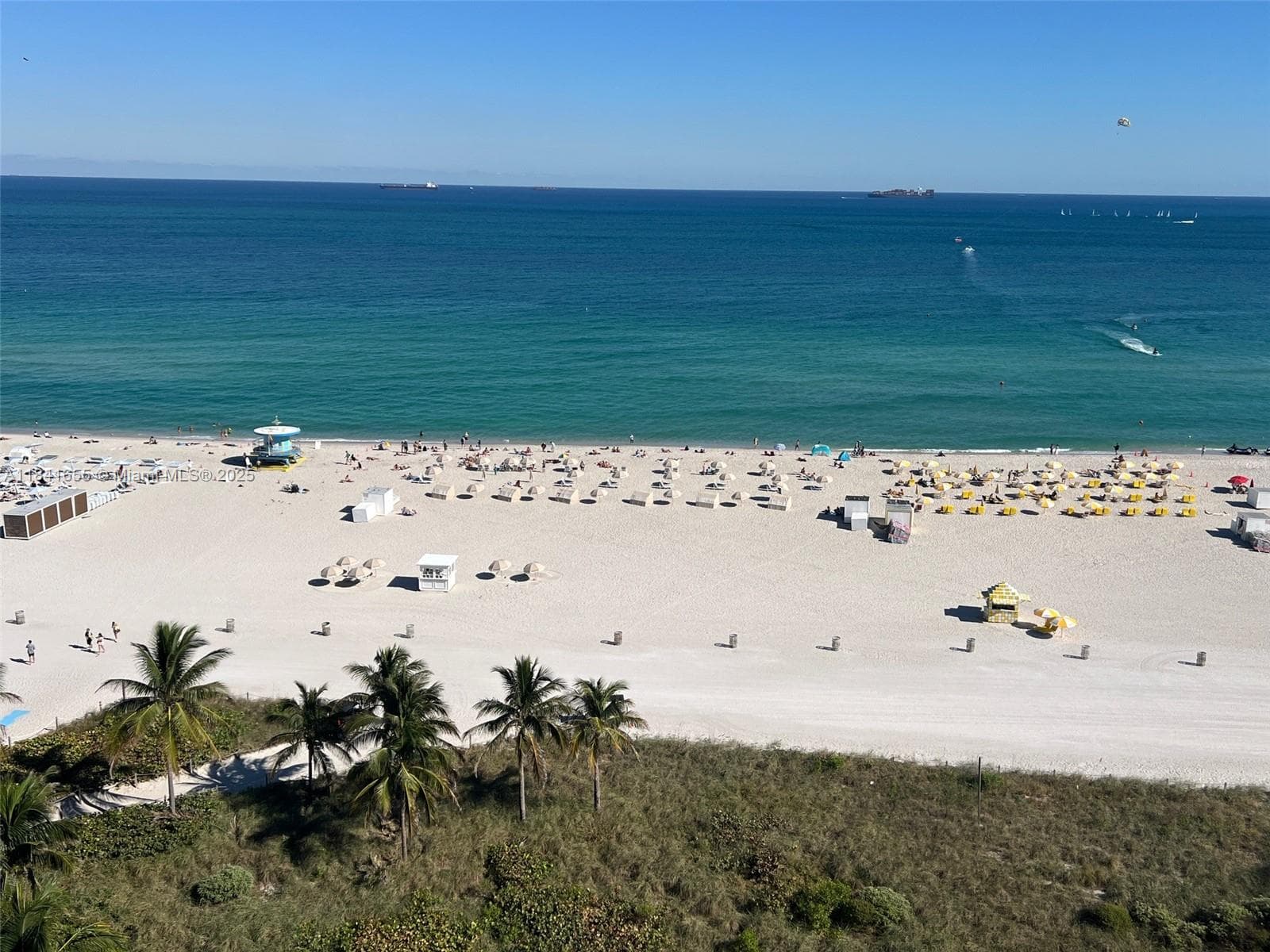 Beach view from Decoplage