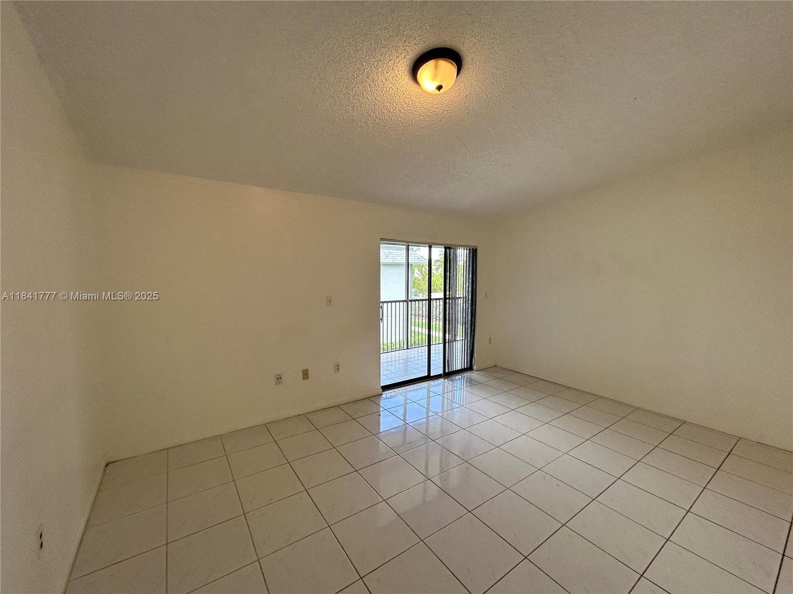 CARMEL LAKES CONDO NO 6 · #201 in Miami - Photo 2