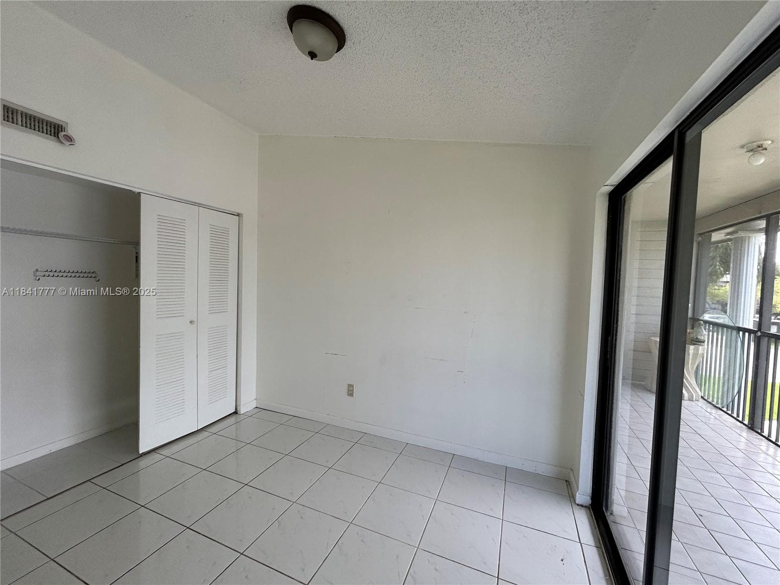 CARMEL LAKES CONDO NO 6 · #201 in Miami - Photo 10