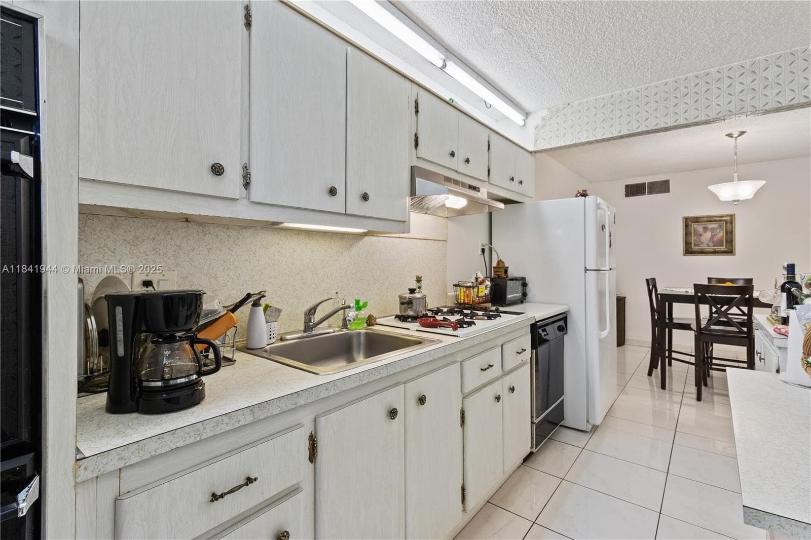 Ro-Month South · #C20 in Miami Gardens - Photo 7