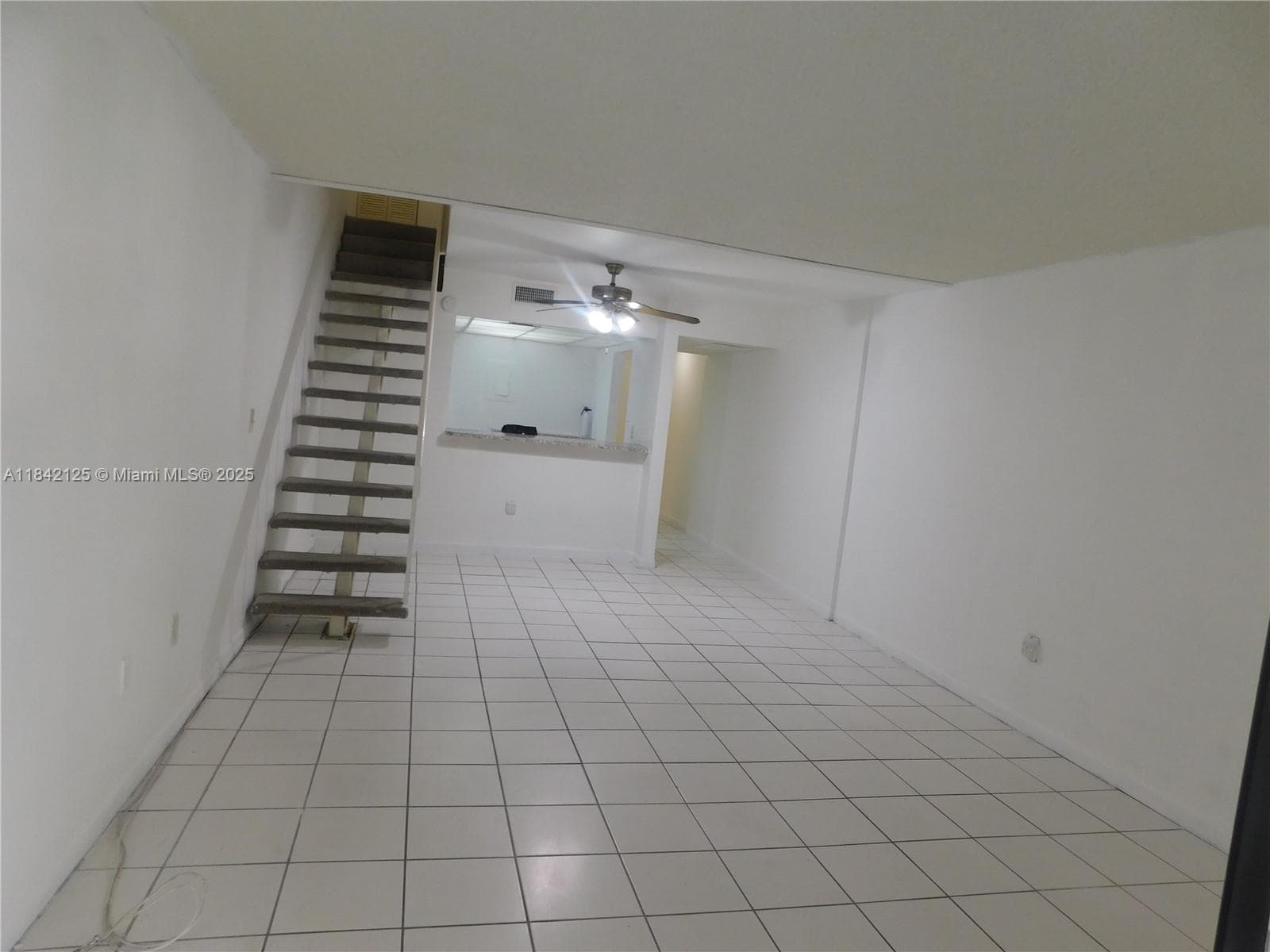 LIVING / DINING AREAS