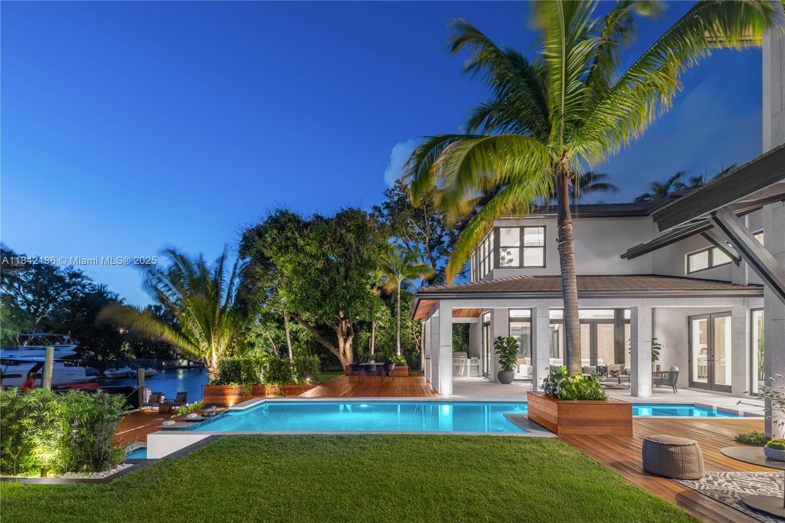 4241 Palm Ln photo 92