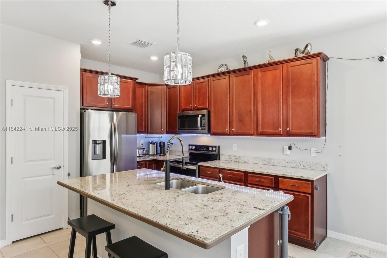 1402 Myrtle Oak Ter photo 12