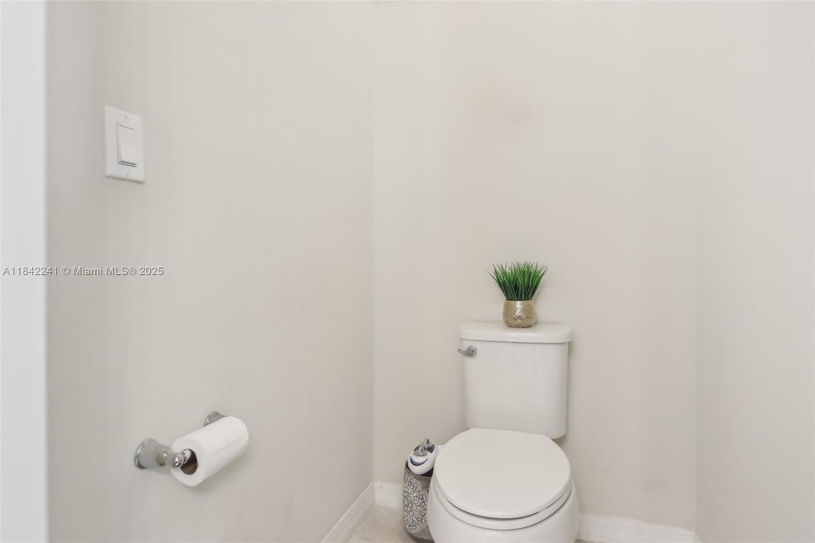 1402 Myrtle Oak Ter photo 26