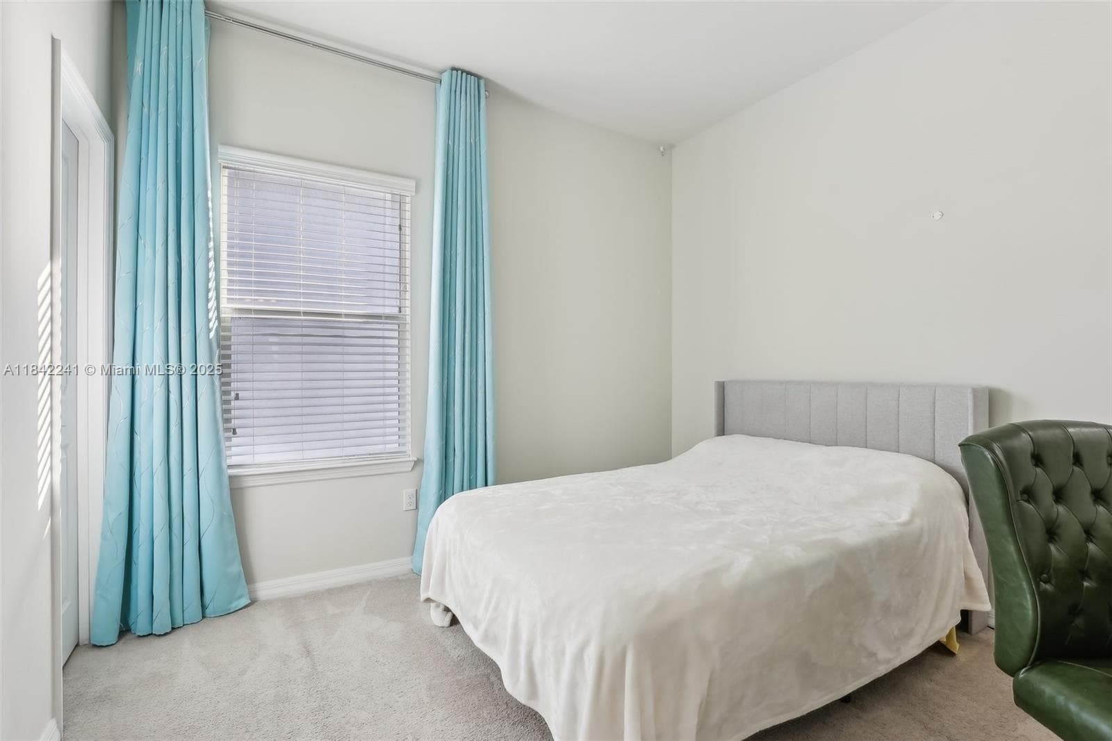 1402 Myrtle Oak Ter photo 33