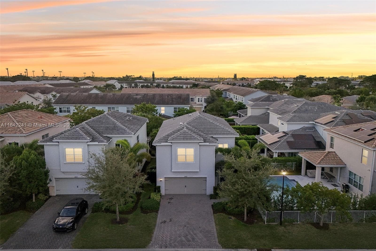1402 Myrtle Oak Ter photo 59