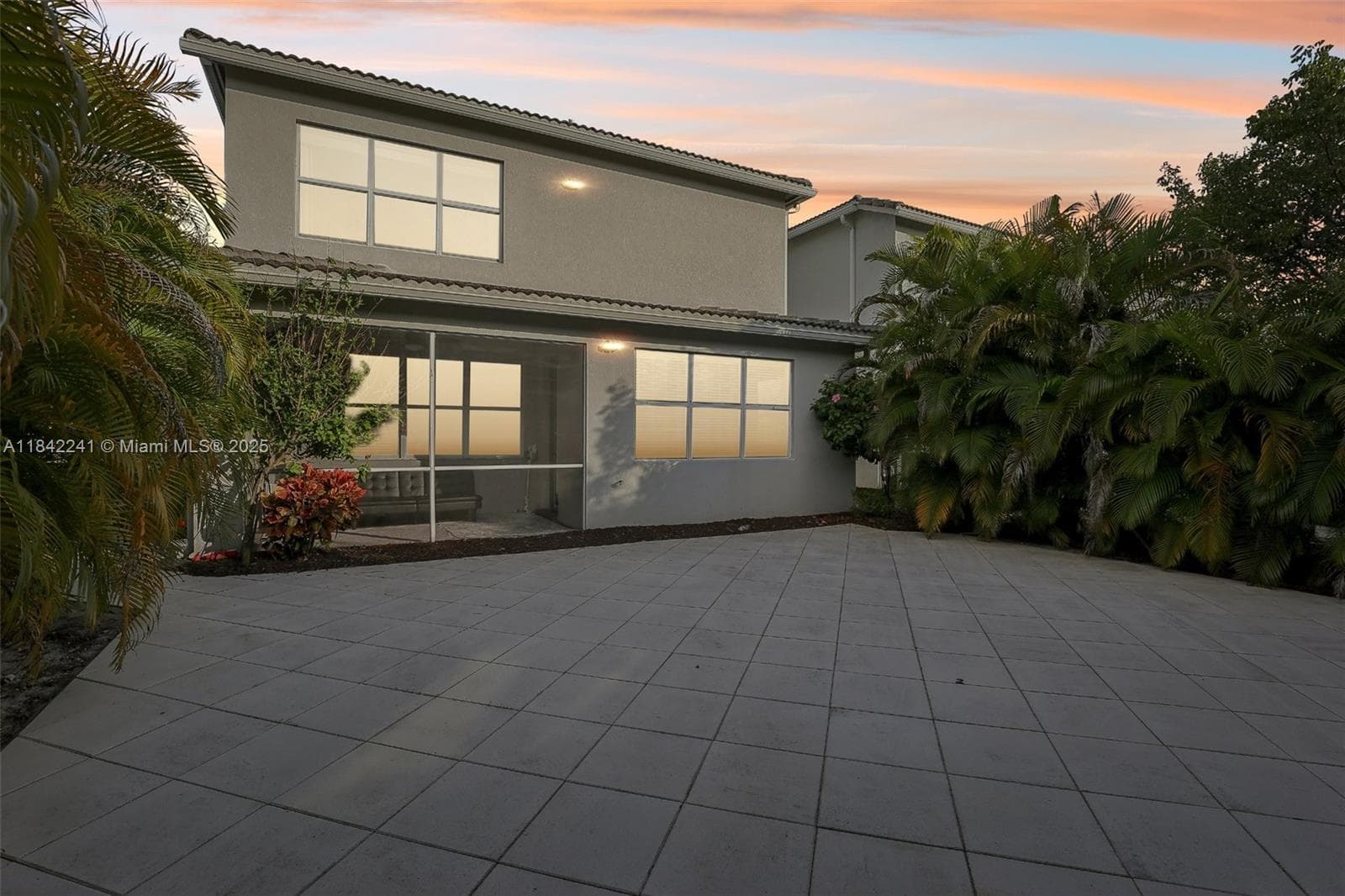 1402 Myrtle Oak Ter photo 60