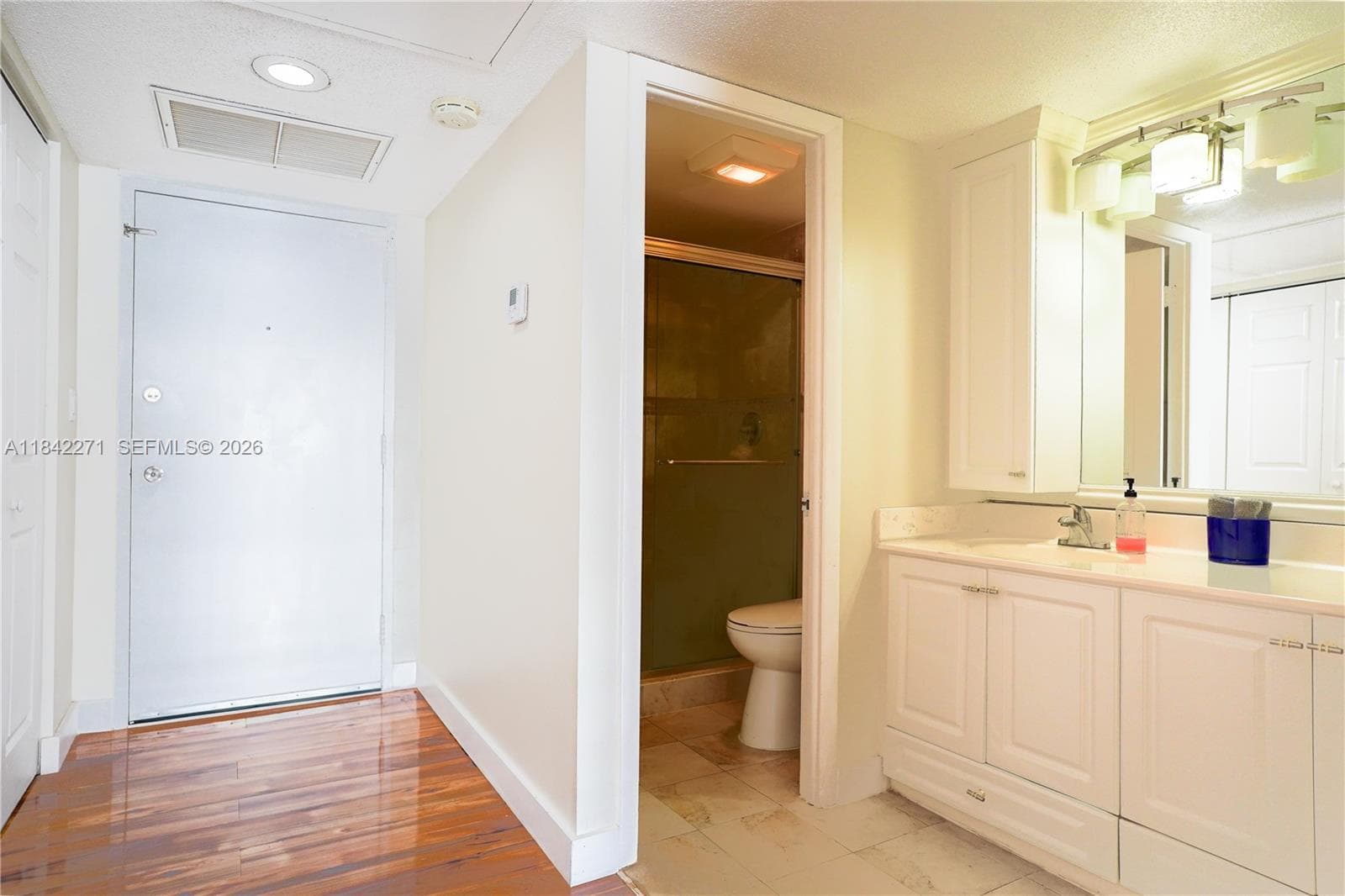 Second Master Bedroom-bathroom