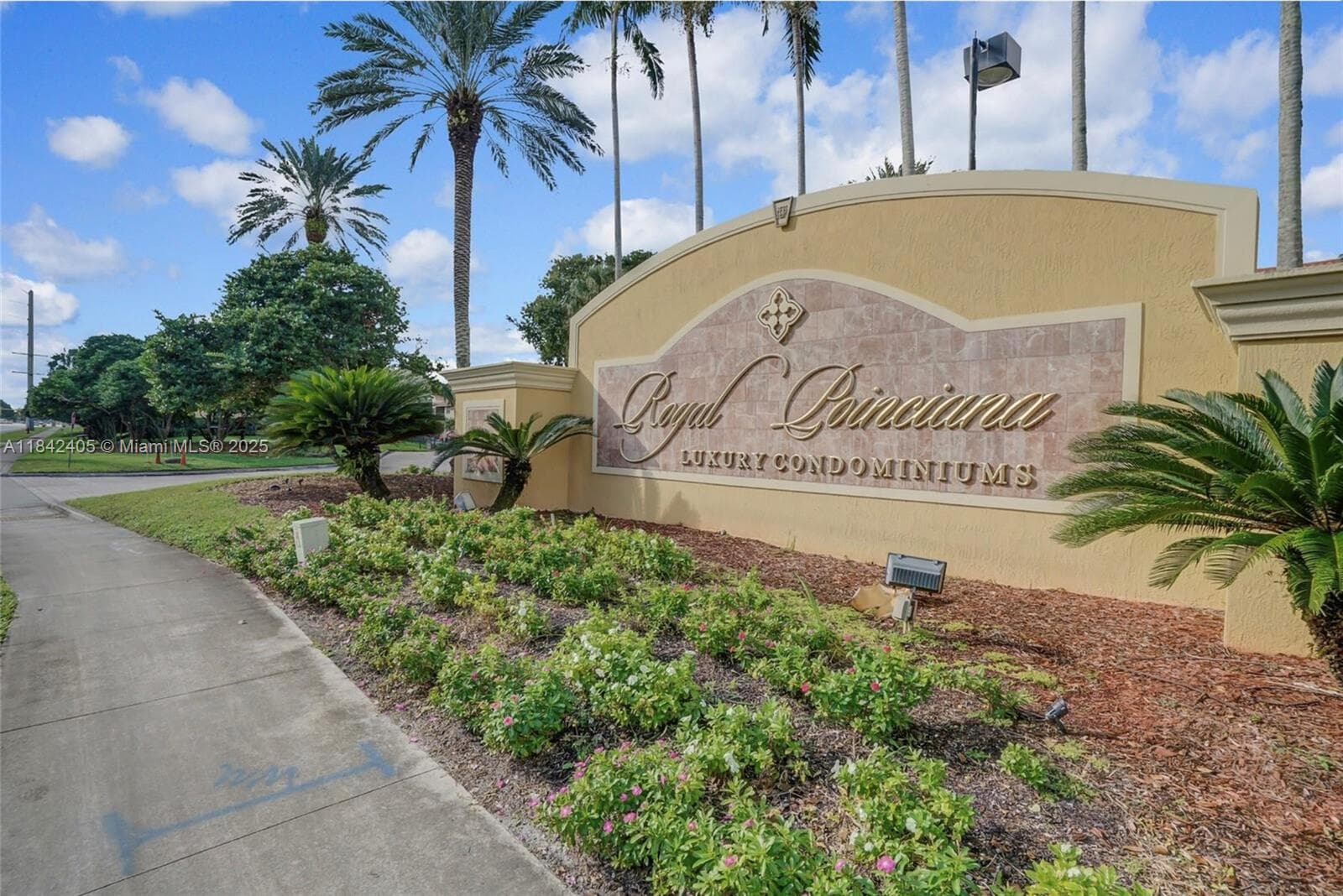 ROYAL POINCIANA CONDO · #314 in Pompano Beach - Photo 1