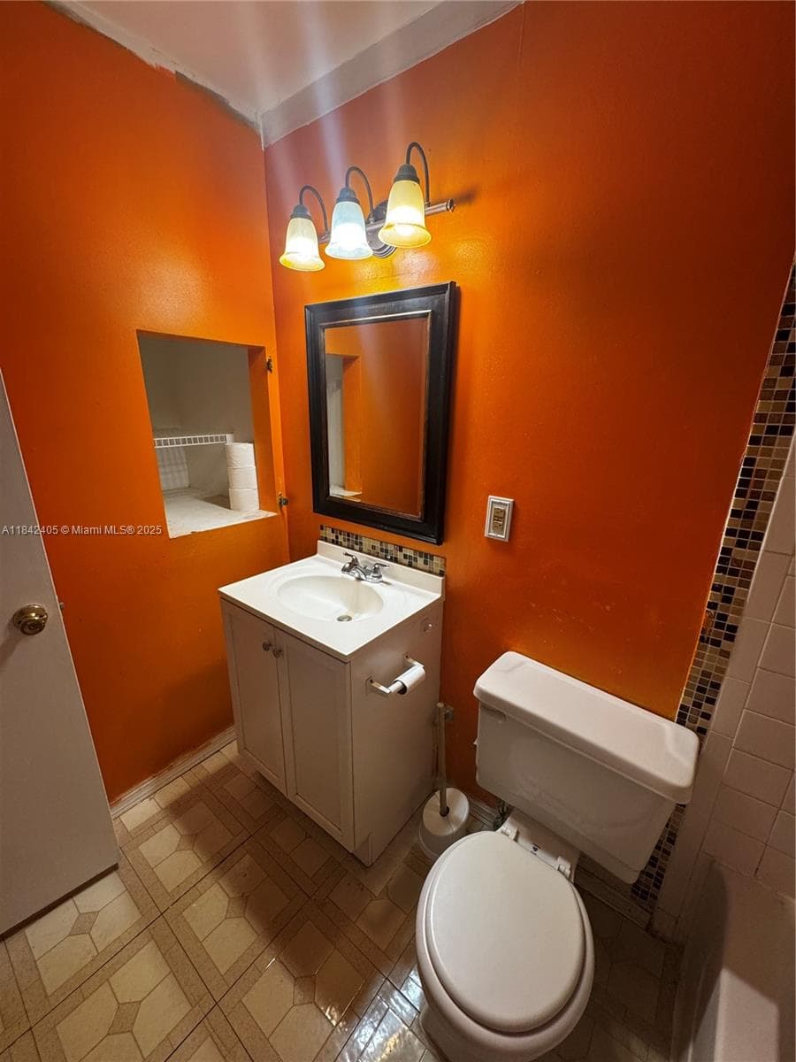 ROYAL POINCIANA CONDO · #314 in Pompano Beach - Photo 25