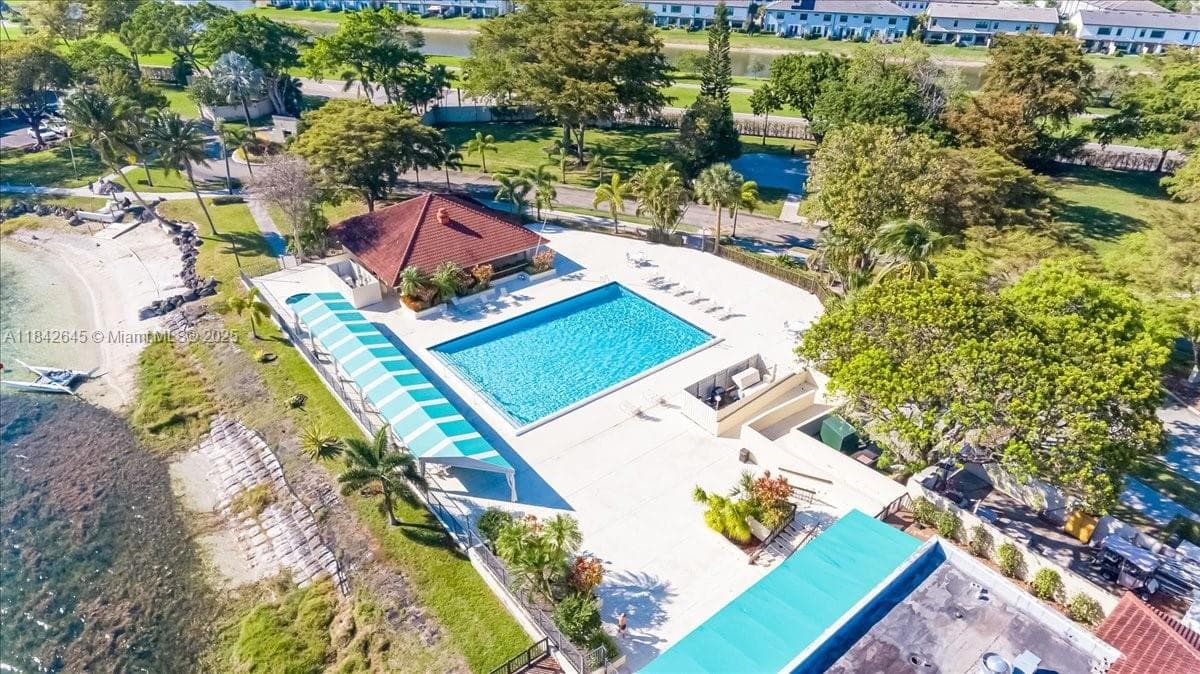 LAKE EMERALD CONDOMINIUM · #403 in Oakland Park - Photo 23
