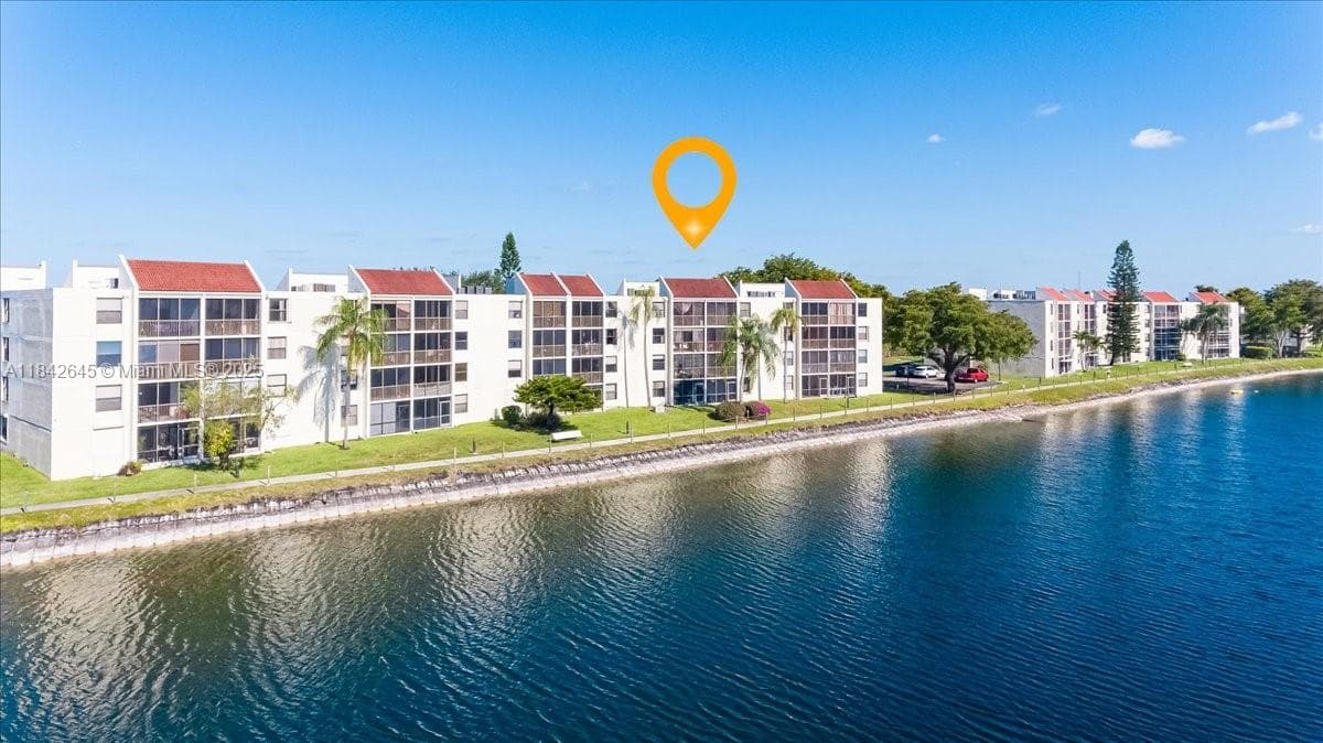 LAKE EMERALD CONDOMINIUM · #403 in Oakland Park - Photo 20
