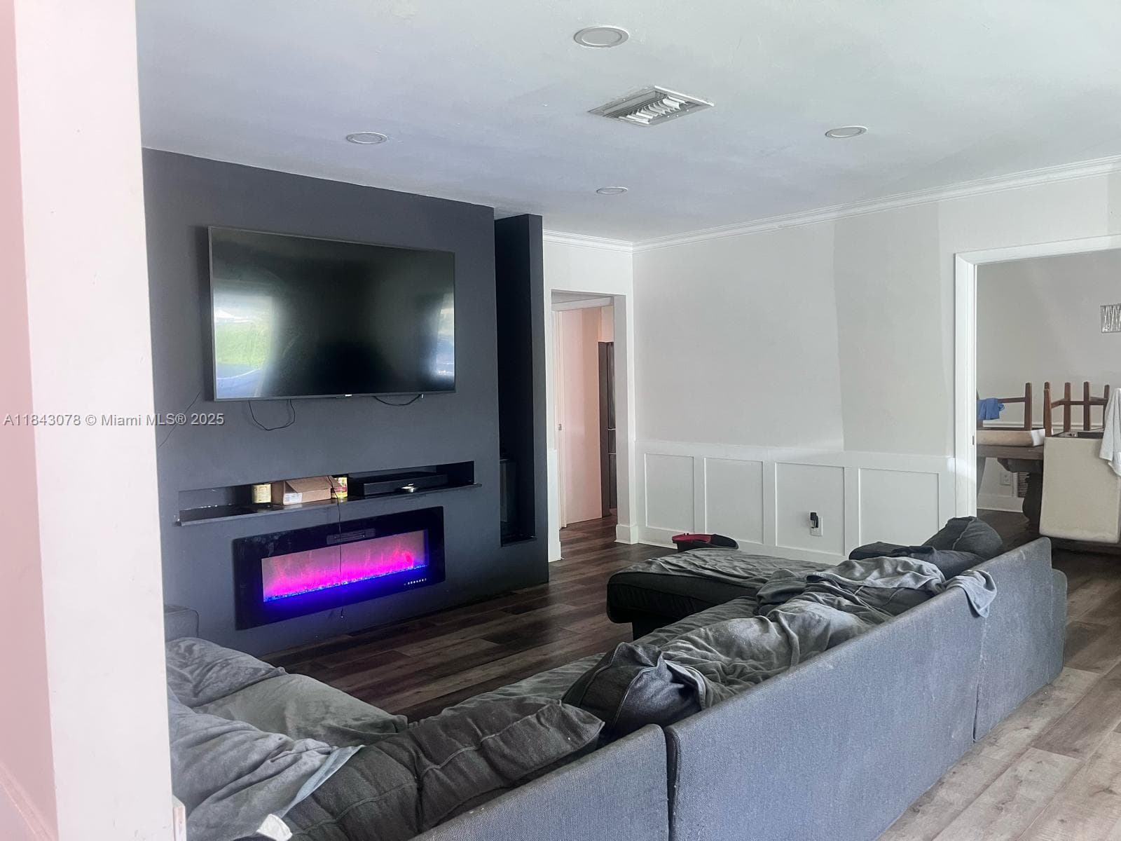 4816 Polk St photo 2