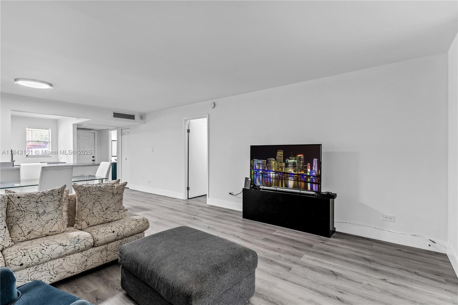 ROYAL OAKS CONDO · #125 in Miami - Photo 6