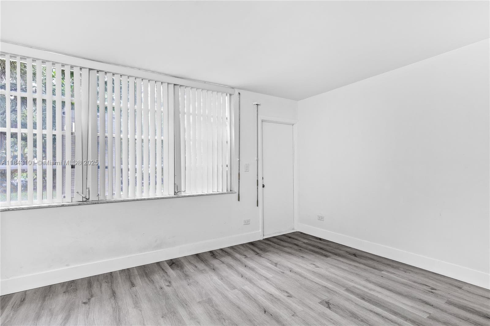 ROYAL OAKS CONDO · #125 in Miami - Photo 8