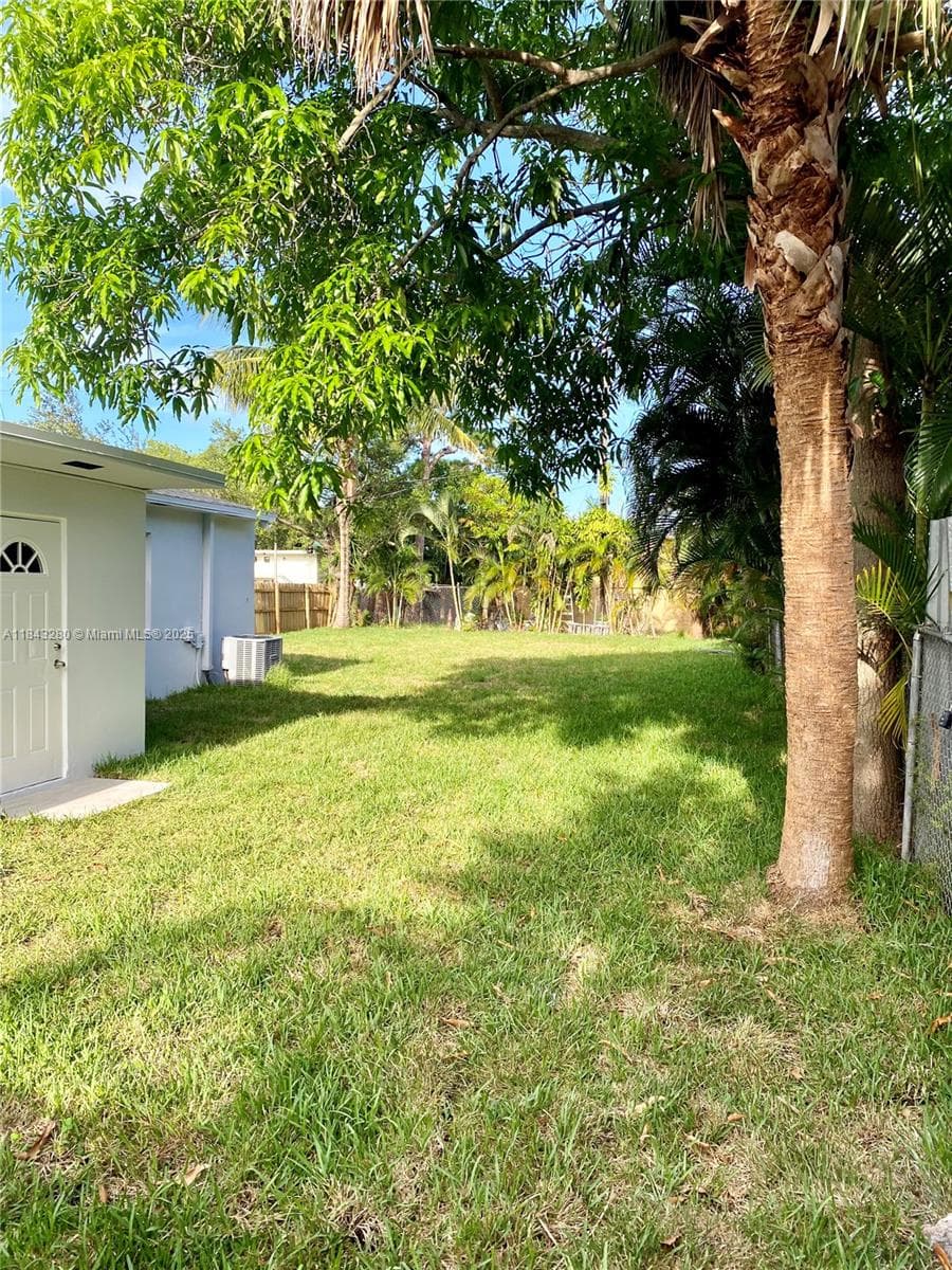 1244 NW 1st Ave photo 13