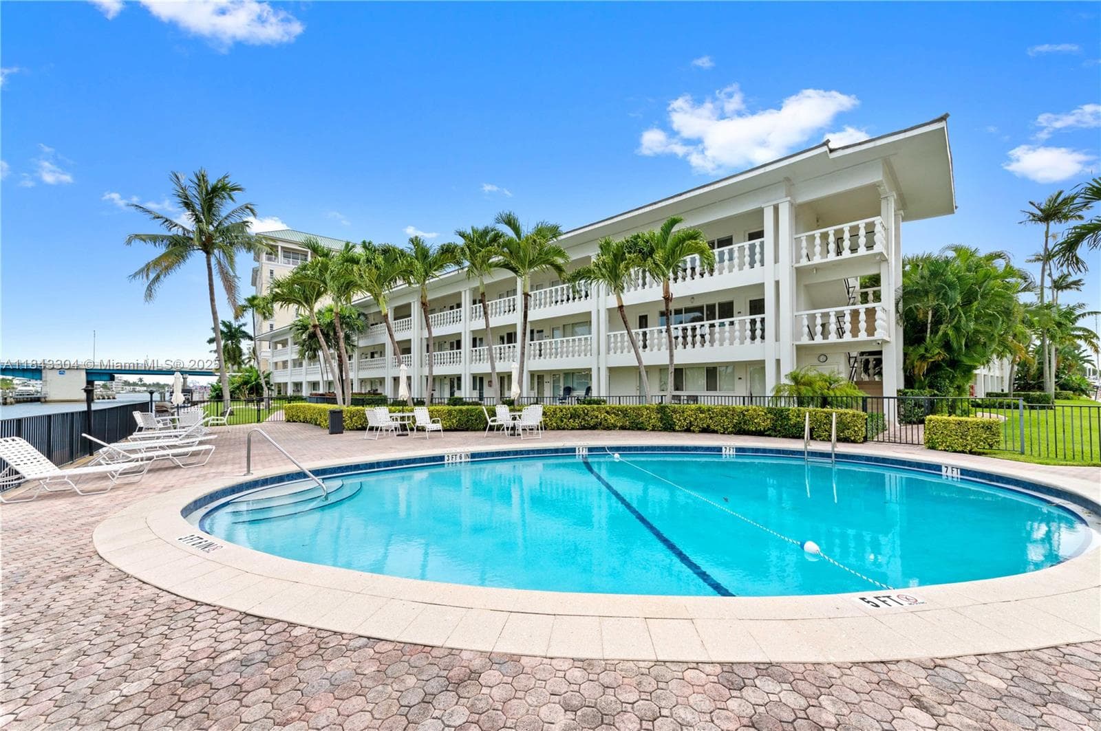 Waterside on the Intracoa · #115 in Fort Lauderdale - Photo 23