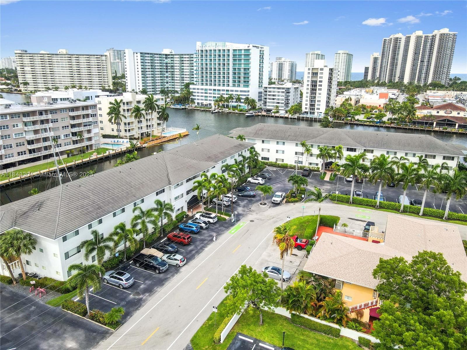Waterside on the Intracoa · #115 in Fort Lauderdale - Photo 28