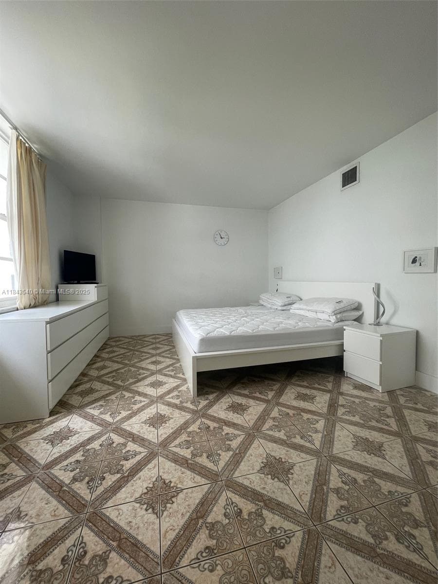 SEA AIR TOWERS CONDO · #415 in Hollywood - Photo 12